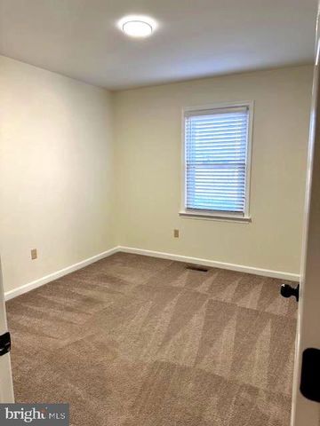 5527 SMITH STATION RD, Fredericksburg, VA 22407