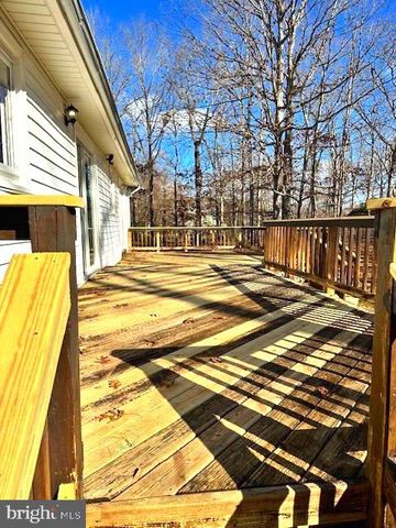 5527 SMITH STATION RD, Fredericksburg, VA 22407