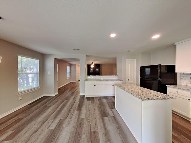 1002 Honeysuckle Vine Drive, Rosenberg, TX 77469