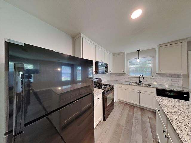 1002 Honeysuckle Vine Drive, Rosenberg, TX 77469