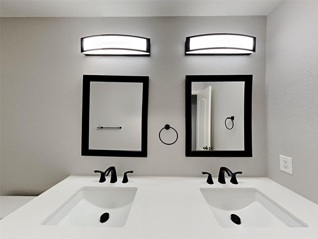 1002 Honeysuckle Vine Drive, Rosenberg, TX 77469