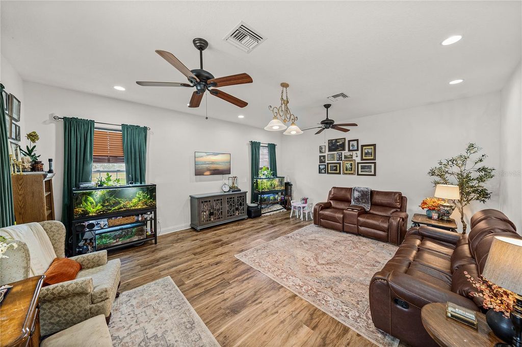 Image 30 of property listing at 15131 BELLAMY BROTHERS BOULEVARD, Dade City, FL 33525