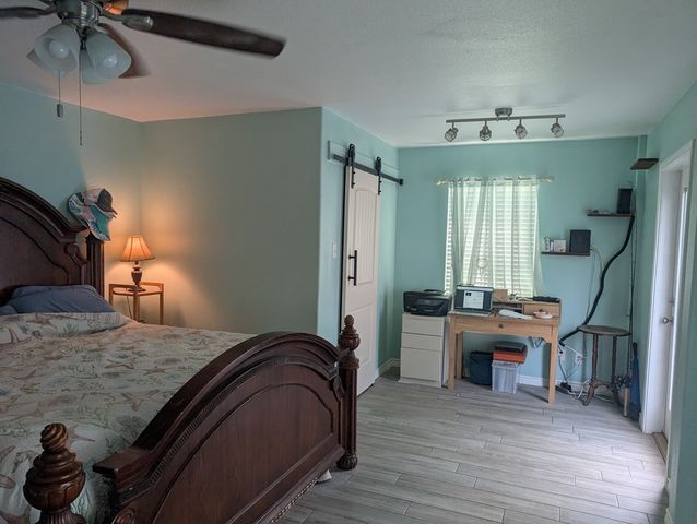 70 West Castle Oak Lane, Rockport, TX 78382