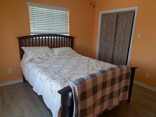 70 West Castle Oak Lane, Rockport, TX 78382