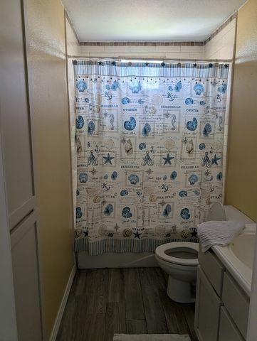 70 West Castle Oak Lane, Rockport, TX 78382