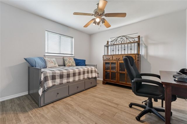 70 West Castle Oak Lane, Rockport, TX 78382