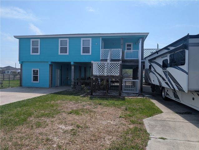 70 West Castle Oak Lane, Rockport, TX 78382