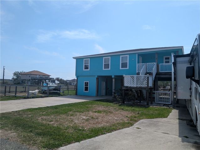 70 West Castle Oak Lane, Rockport, TX 78382