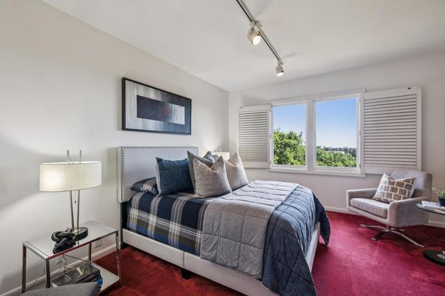 720 Endfield Way, Hillsborough, CA 94010