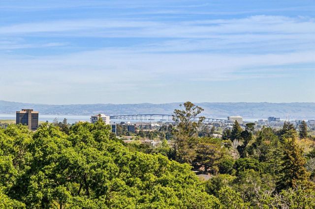 720 Endfield Way, Hillsborough, CA 94010