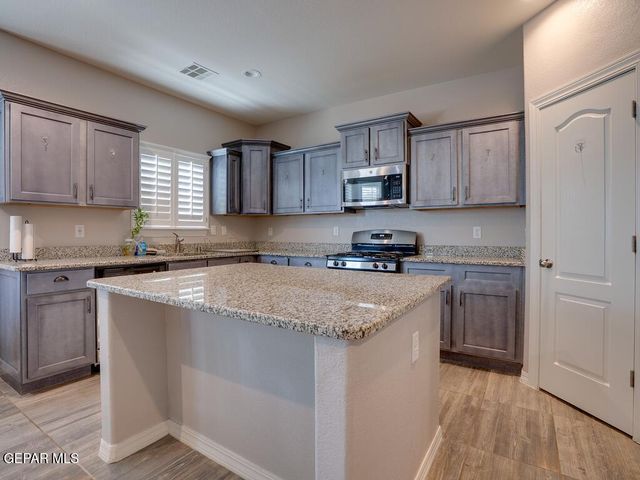 246 Gonzalo Circle, El Paso, TX 79932