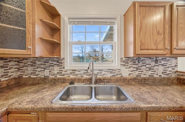 21062 Larson Road, Waynesville, MO 65583