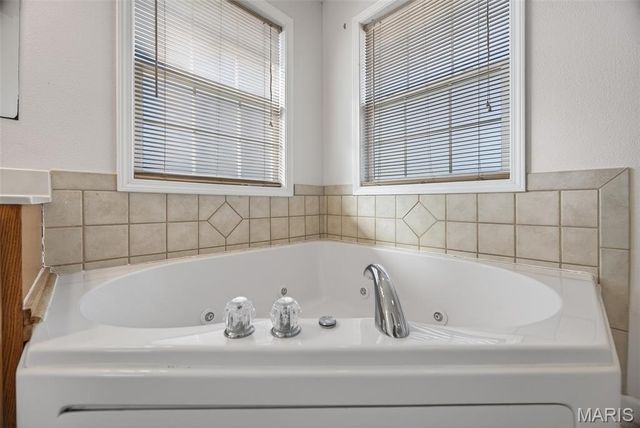 21062 Larson Road, Waynesville, MO 65583