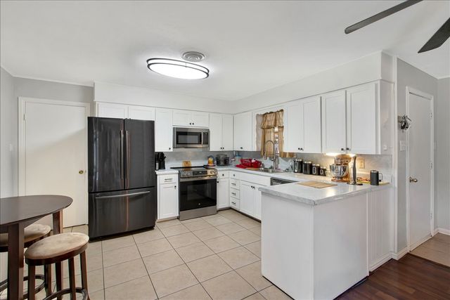 121 S Imperial Drive, Denison, TX 75020