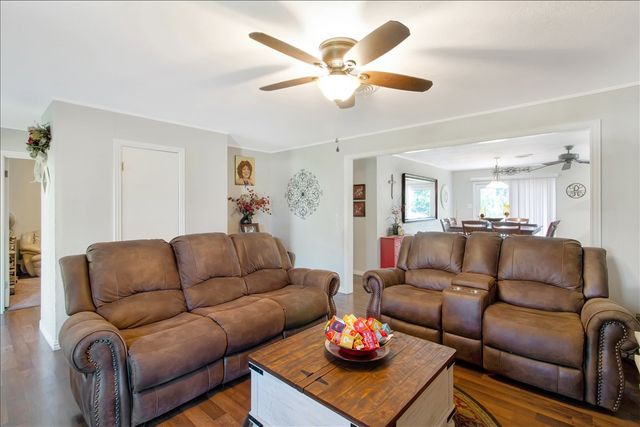 121 S Imperial Drive, Denison, TX 75020