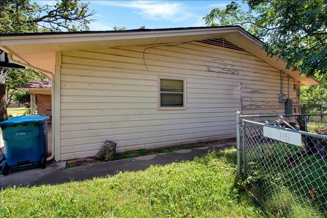 121 S Imperial Drive, Denison, TX 75020