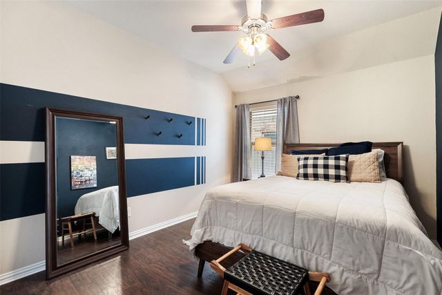535 Oyster CRK, Buda, TX 78610