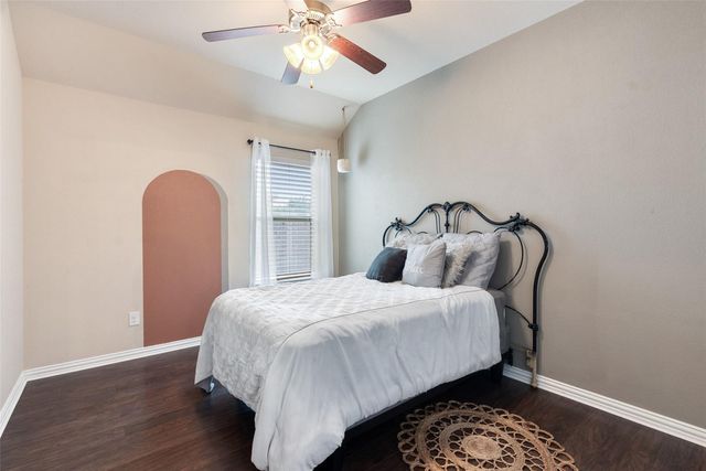 535 Oyster CRK, Buda, TX 78610