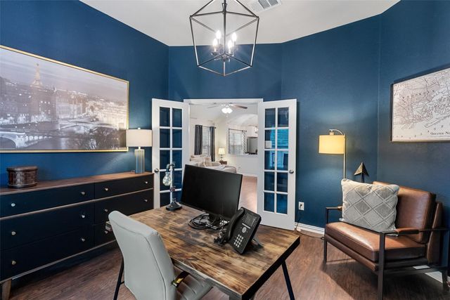 535 Oyster CRK, Buda, TX 78610