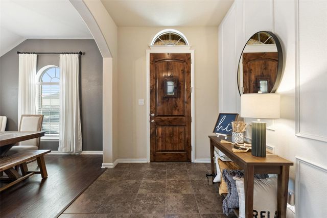 535 Oyster CRK, Buda, TX 78610