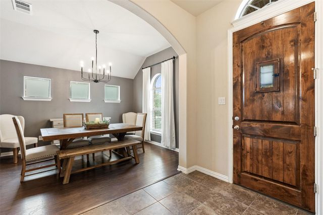 535 Oyster CRK, Buda, TX 78610