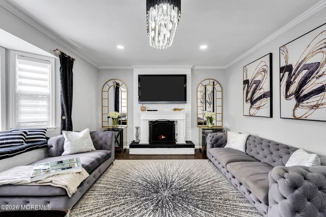 21 Julies Way, Howell, NJ 07731