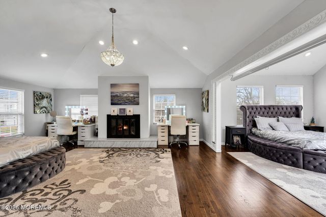 21 Julies Way, Howell, NJ 07731