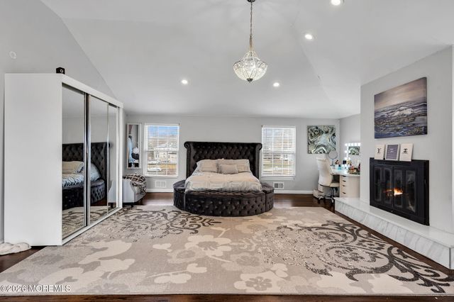 21 Julies Way, Howell, NJ 07731