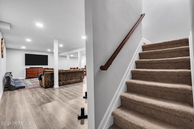 21 Julies Way, Howell, NJ 07731