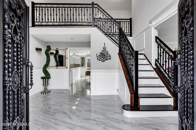 21 Julies Way, Howell, NJ 07731