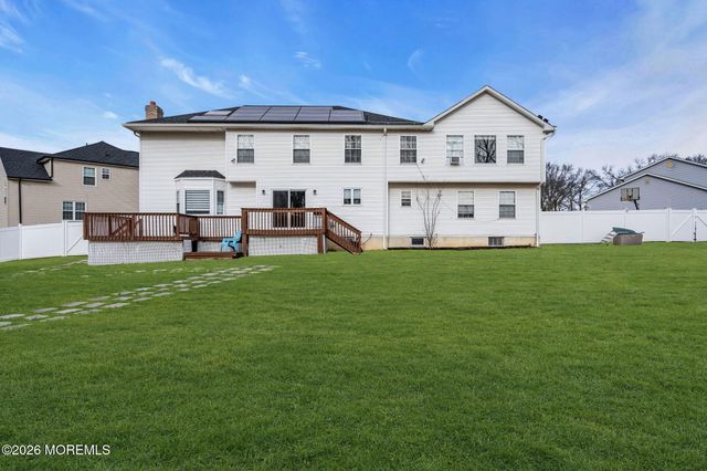 21 Julies Way, Howell, NJ 07731