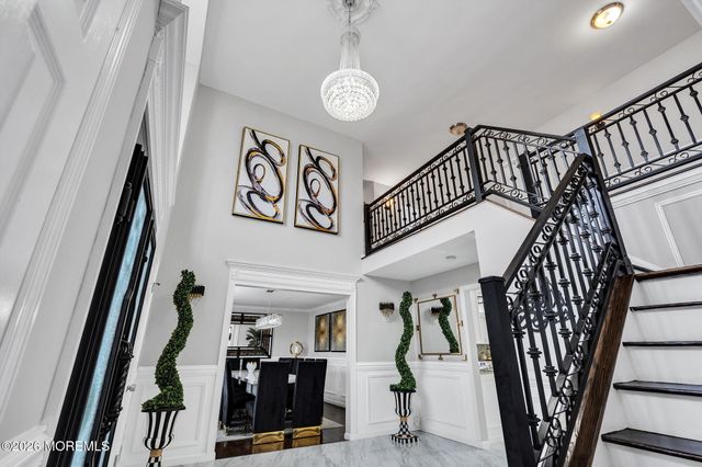 21 Julies Way, Howell, NJ 07731