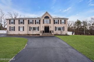 21 Julies Way, Howell, NJ 07731