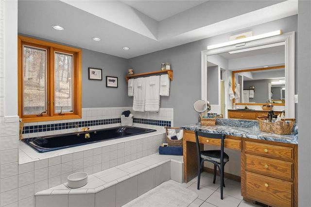 1 Croglin Lane, Bella Vista, AR 72714