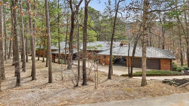 1 Croglin Lane, Bella Vista, AR 72714