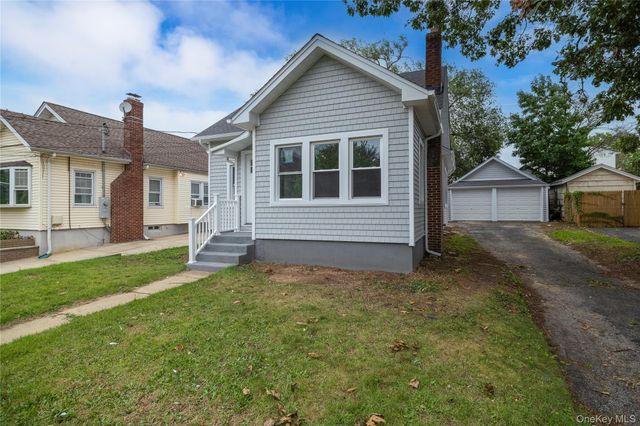 171 S Brookside Avenue, Freeport, NY 11520