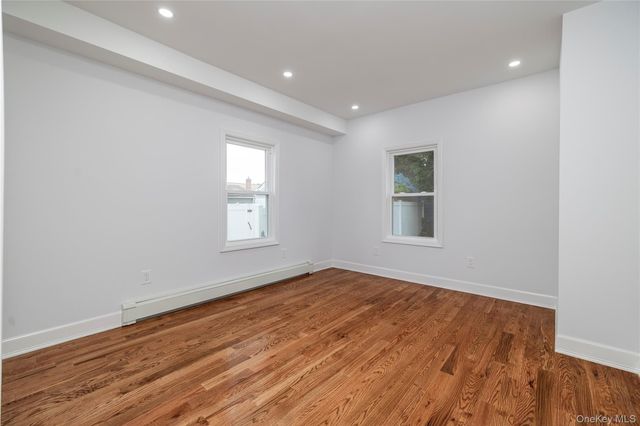171 S Brookside Avenue, Freeport, NY 11520