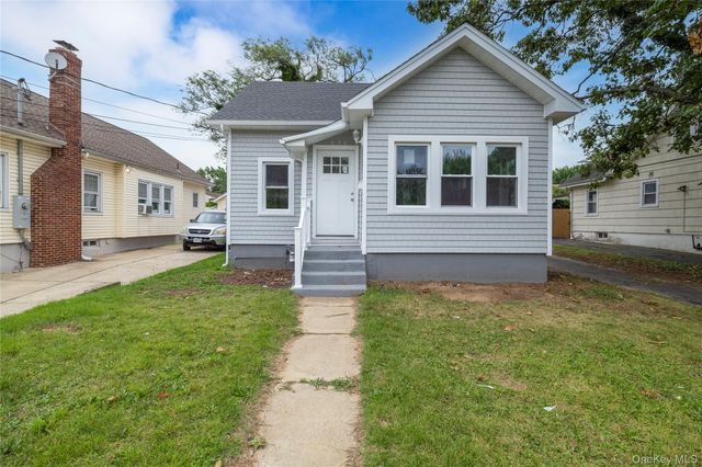 171 S Brookside Avenue, Freeport, NY 11520