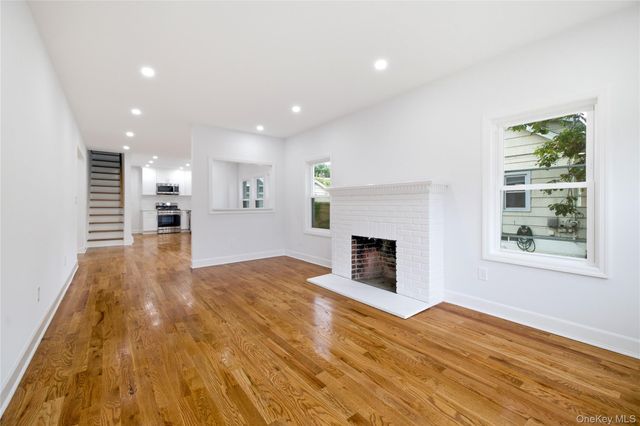 171 S Brookside Avenue, Freeport, NY 11520