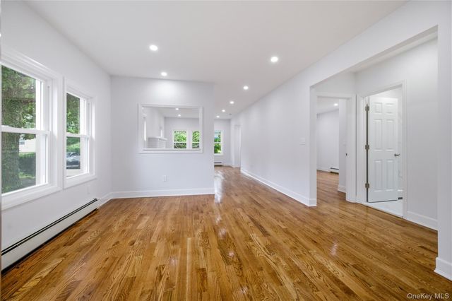 171 S Brookside Avenue, Freeport, NY 11520