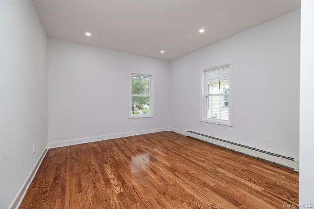 171 S Brookside Avenue, Freeport, NY 11520