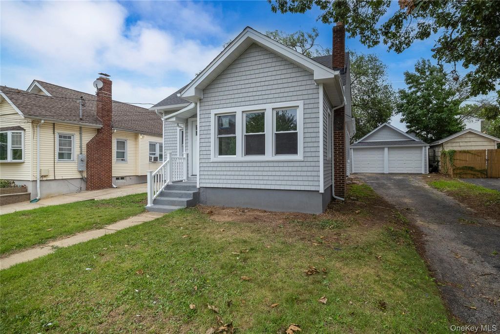 171 S Brookside Avenue, Freeport, NY 11520 — photo 2