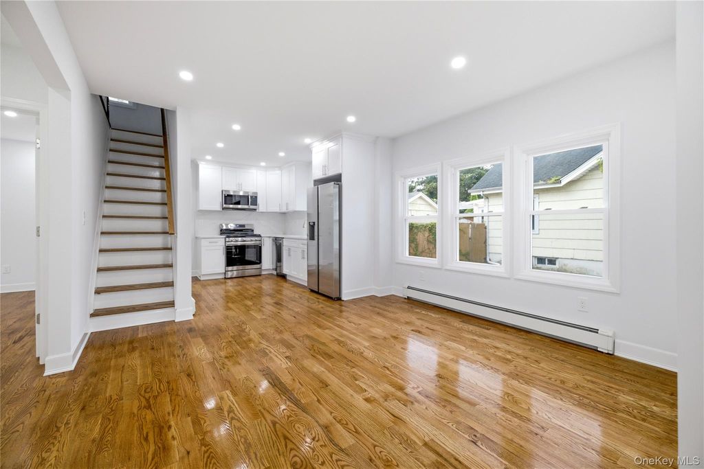 171 S Brookside Avenue, Freeport, NY 11520 — photo 5