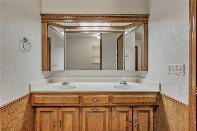 7918 Harvest Hills Road, Oklahoma City, OK 73132