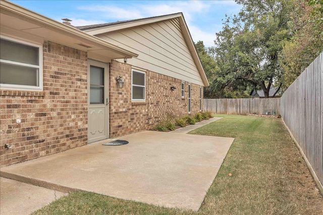 7918 Harvest Hills Road, Oklahoma City, OK 73132