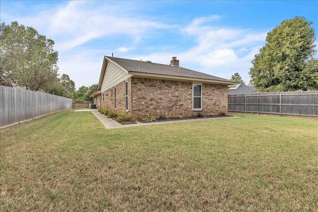 7918 Harvest Hills Road, Oklahoma City, OK 73132
