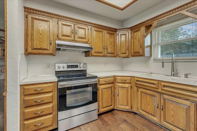 7918 Harvest Hills Road, Oklahoma City, OK 73132