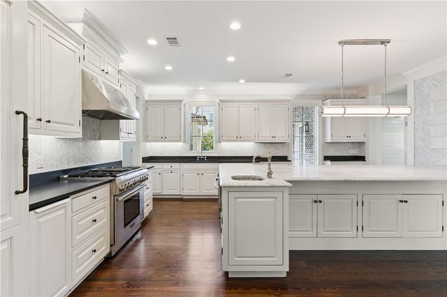 412 Yacht Club Lane, St Simons Island, GA 31522