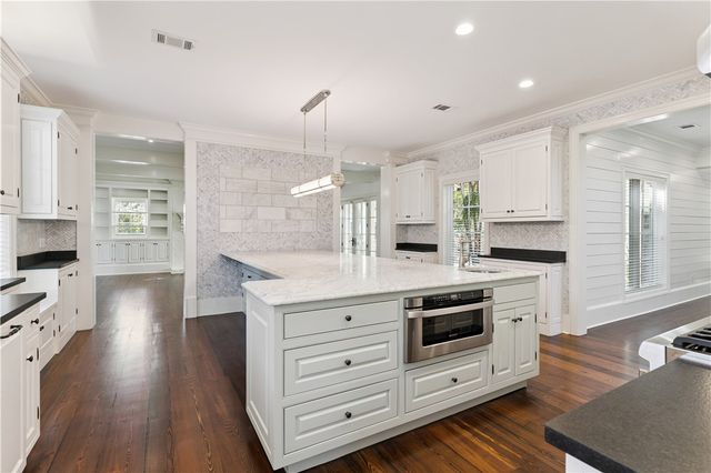 412 Yacht Club Lane, St Simons Island, GA 31522