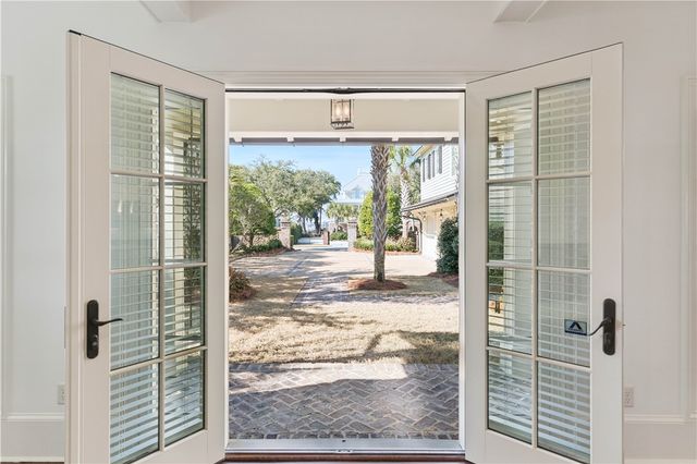 412 Yacht Club Lane, St Simons Island, GA 31522